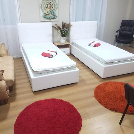Lovely Apartment On Tirana City Center Тирана Екстер'єр фото