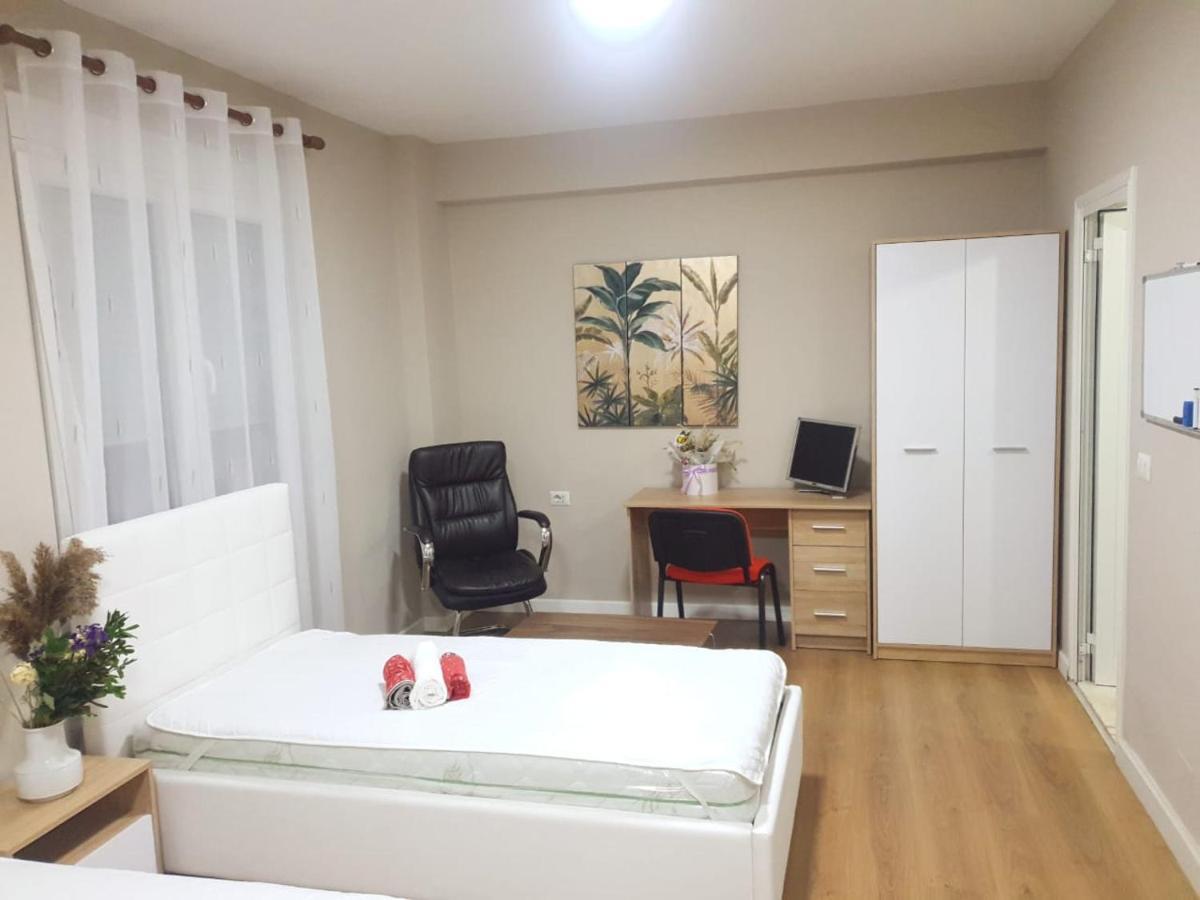 Lovely Apartment On Tirana City Center Тирана Екстер'єр фото